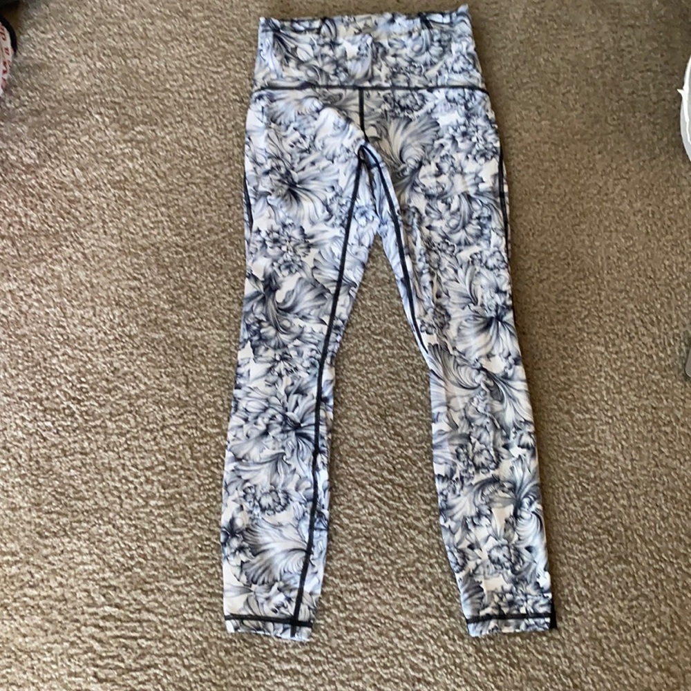 Black and white flower print lululemon leggings